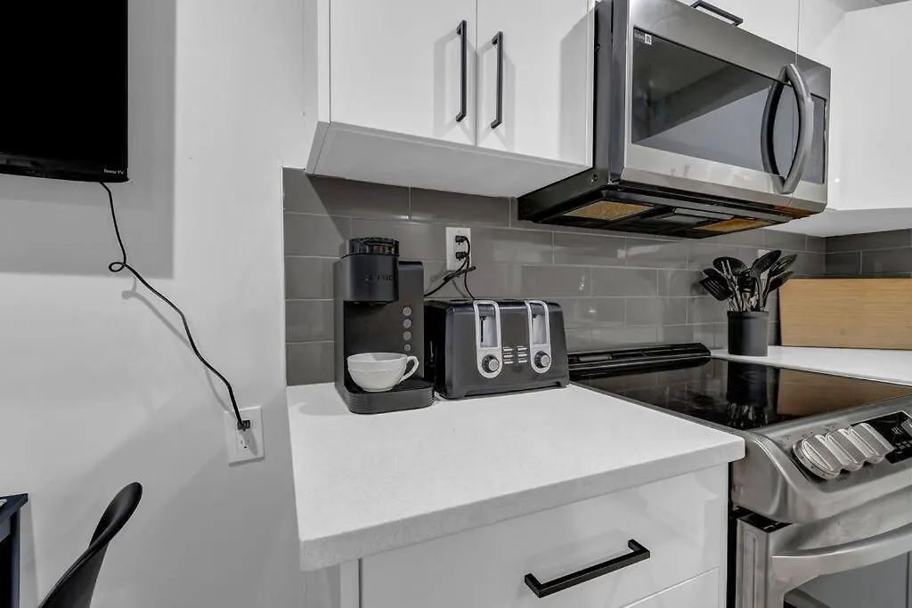Modernsuite*Nearairport*2Queens*2Bedroom*Fullkitchen Edmonton Holiday home